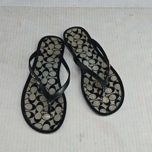 Coach Logo Thong Sandals 6 - Picture 1 of 8